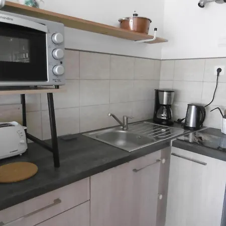35m² Avec Loggia, Parking Prive A - Fr-1-472-159 * Sete